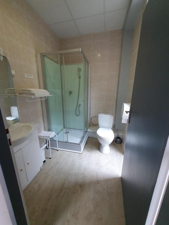 לארונס Auberge La Caverne מראה חיצוני תמונה